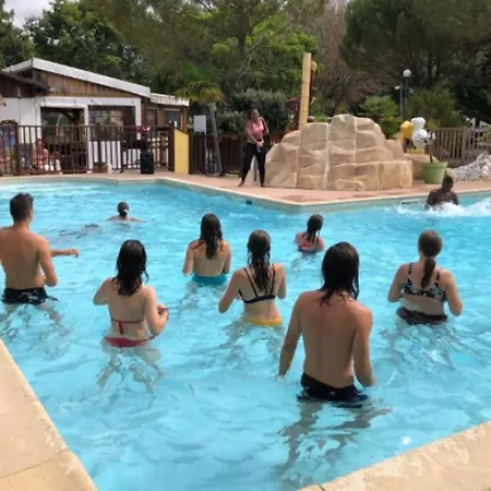 Confortable Avec Animaux Admis - 4 Pers. - Api-1-52-2827 * Grayan-et-l'Hopital