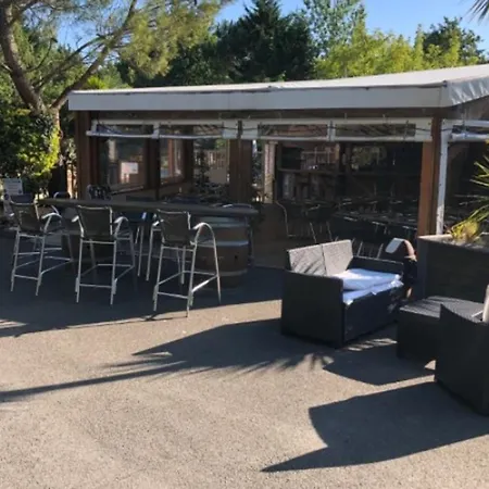 Confortable Avec Animaux Admis - 4 Pers. - Api-1-52-2827 Parque de Campismo Grayan-et-l'Hopital